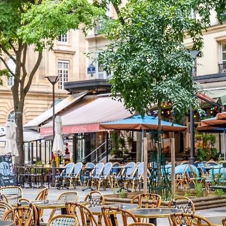 Holidaysinparis - Bourg Tibourg