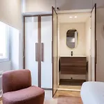 Holidaysinparis - Bourg Tibourg