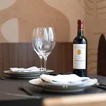 Holidaysinparis - Bourg Tibourg