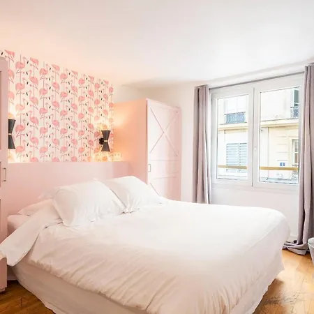 Holidaysinparis - Bourg Tibourg *