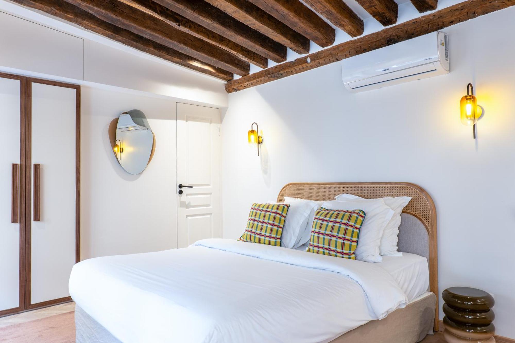 Holidaysinparis - Bourg Tibourg Appartamento *