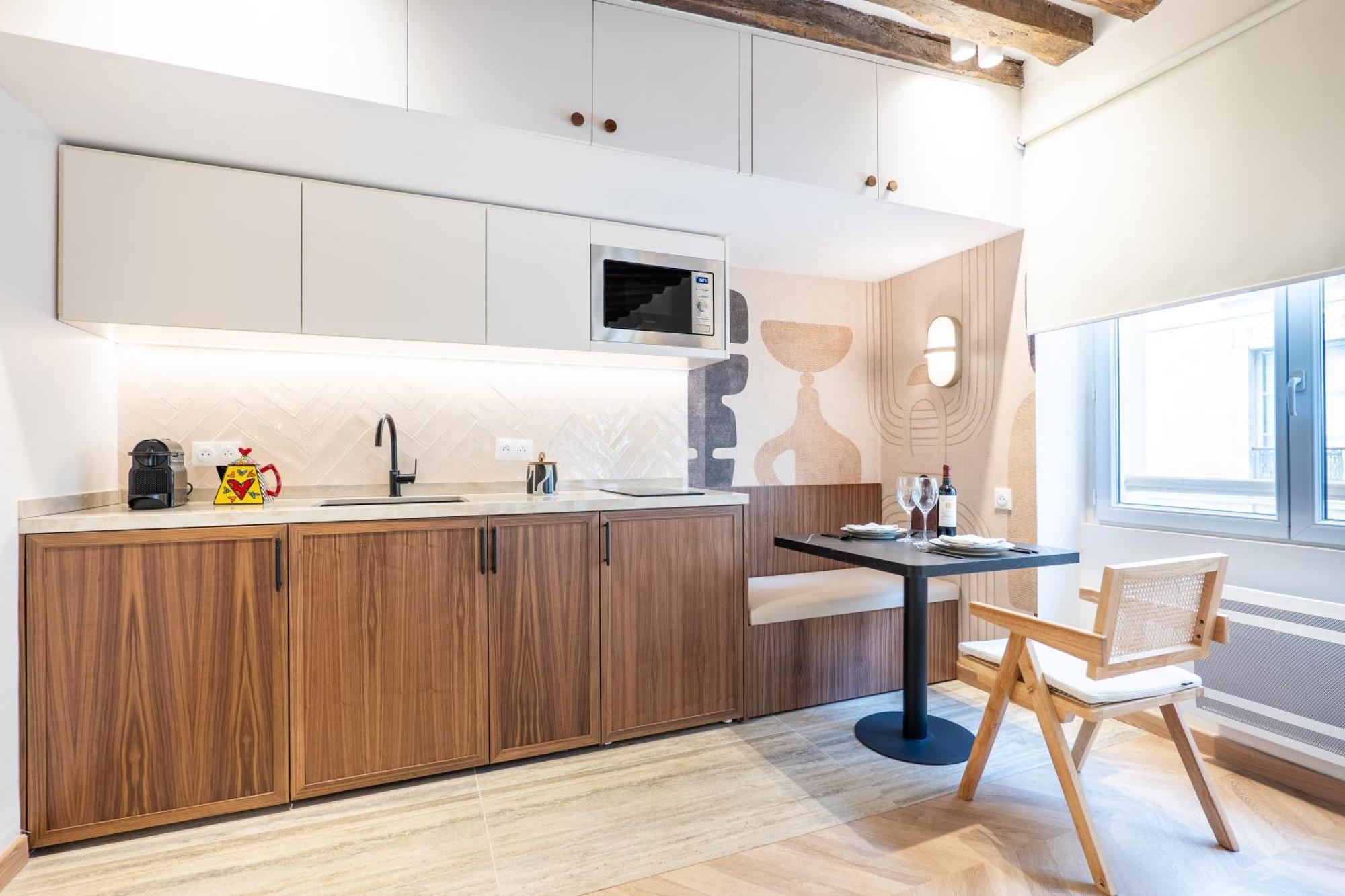 Holidaysinparis - Bourg Tibourg *